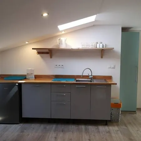 Pod Krokodylem Bed & Breakfast 3*