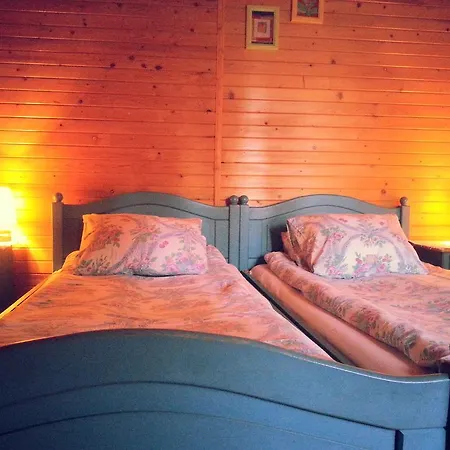 Pod Krokodylem Bed & Breakfast 3*