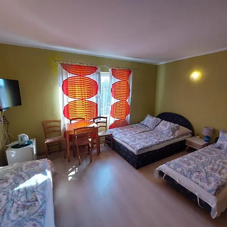 Bed & Breakfast Pod Krokodylem 3*