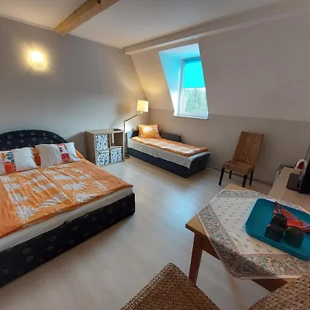 Pod Krokodylem Bed & Breakfast
