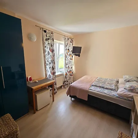 Pod Krokodylem Bed & Breakfast *